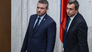 Koalícia riešila krízu, po rokovaní stiahla zo schôdze svoje návrhy