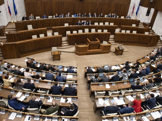 Na tvrdý brexit sme pripravení, za návrh hlasovali všetci prítomní