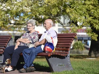 Návrh Mosta prešiel, príplatok pre dôchodcov sa zmení