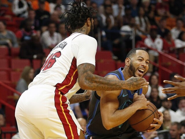 NBA: Miami zdolal Dallas, premiéru mal duel slovinských krajanov
