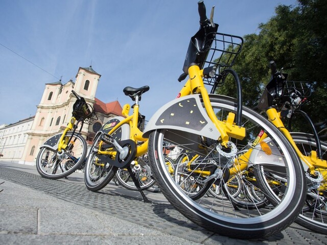 Viac bicyklov, ale s novými cenami. V Bratislave pokračuje bikesharing