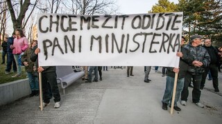 Farmári žiadali odchod Matečnej, premiér avizoval ďalšie úpravy