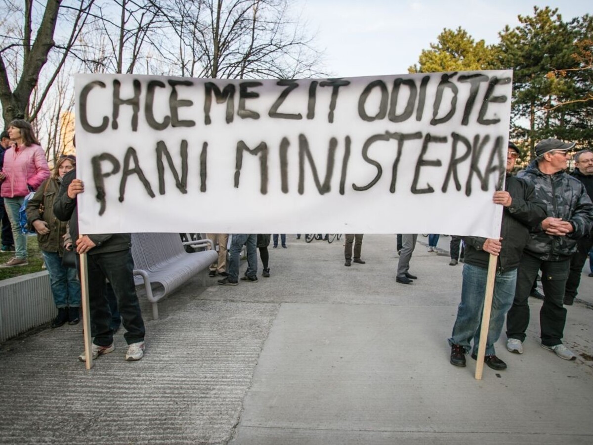 Farmári žiadali odchod Matečnej, premiér avizoval ďalšie úpravy