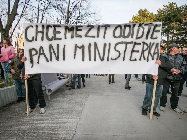 Farmári žiadali odchod Matečnej, premiér avizoval ďalšie úpravy