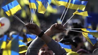 Ukrajina si volila nového prezidenta, o úrad bol rekordný záujem