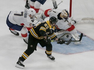 NHL: Boston prehral s Floridou, Chára si pripísal mínusku