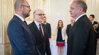 SaS je z Kiskovej strany v rozpakoch, podľa Mosta zamieša karty