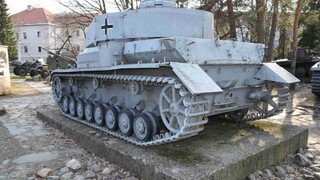 V Banskobystrickom skanzene poškodili tank, prípad rieši polícia