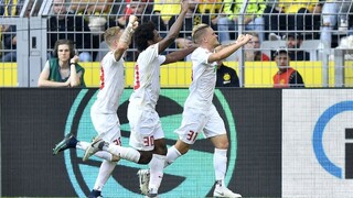Hamburg a Lipsko postúpili do semifinále play off nemeckej ligy