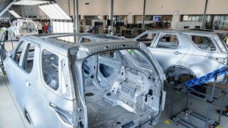 Brusel tlačí na automobilky, v Trnave vyrábajú nový elektromobil