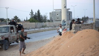 Líbya je na pokraji konfliktu, milície sa vydali k Tripolisu