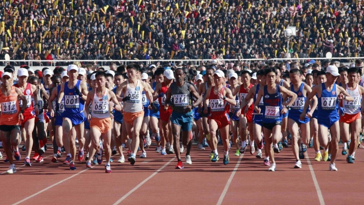 Na maratón v Severnej Kórei prišla takmer tisícka cudzincov