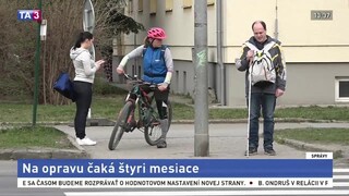 Nevidiaci cez cestu neprejde, na opravu čaká už mesiace