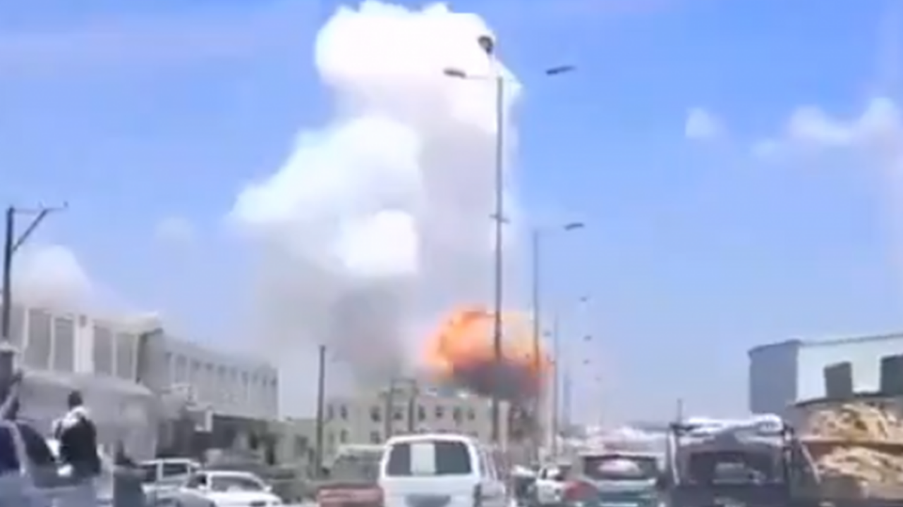 Výbuch si vyžiadal najmenej 13 mŕtvych. Boli medzi nimi aj deti