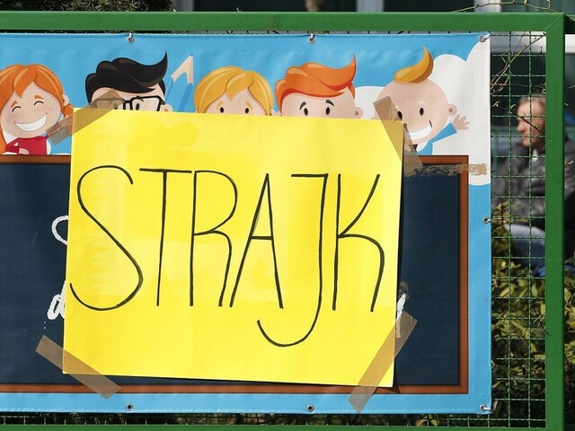 Poľskí učitelia štrajkujú, chcú vyššie platy a reformu školstva