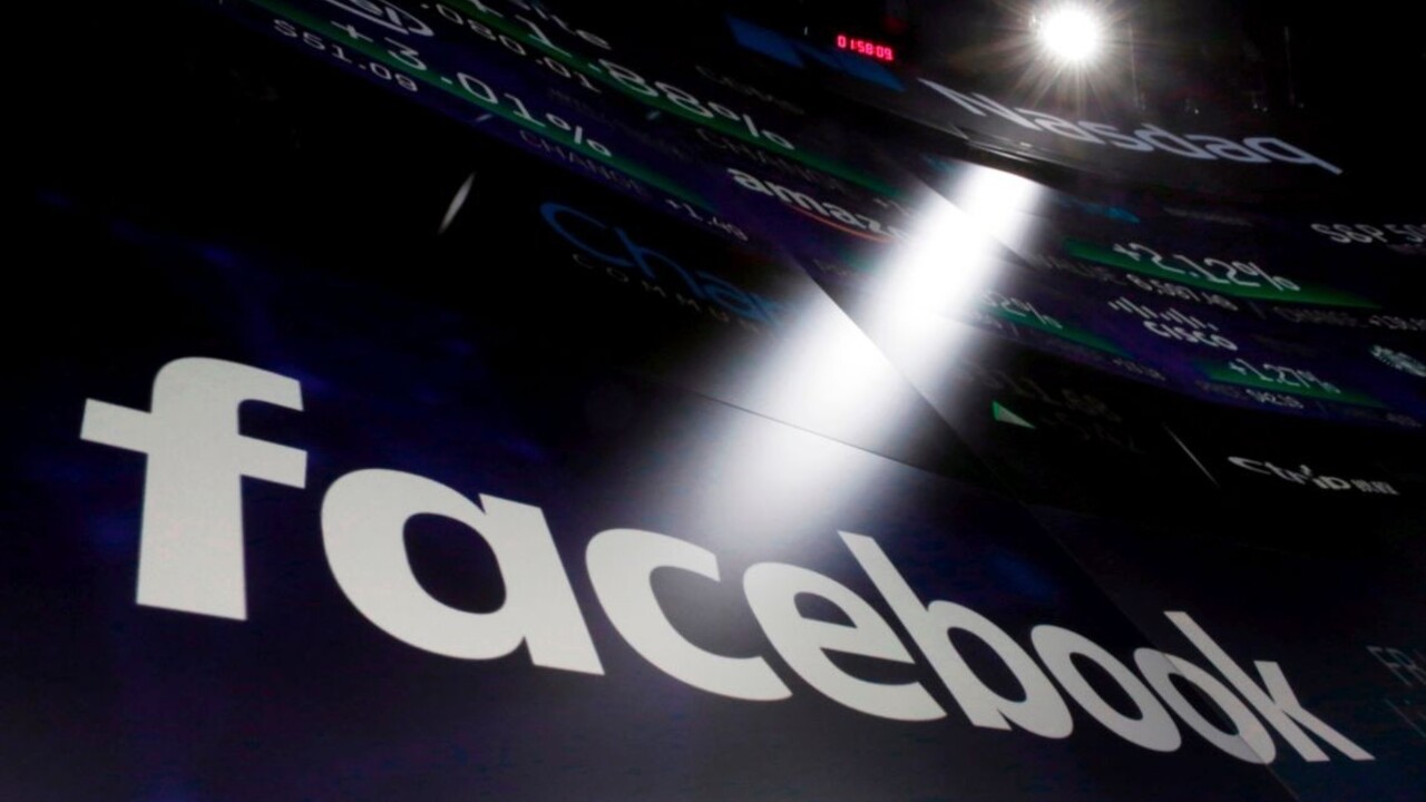 Francúzi schválili daň pre digitálnych obrov, zasiahne aj Facebook