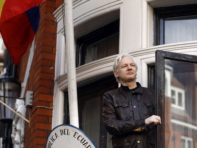 Dômyselne ho špehujú, tvrdí WikiLeaks o lídrovi organizácie