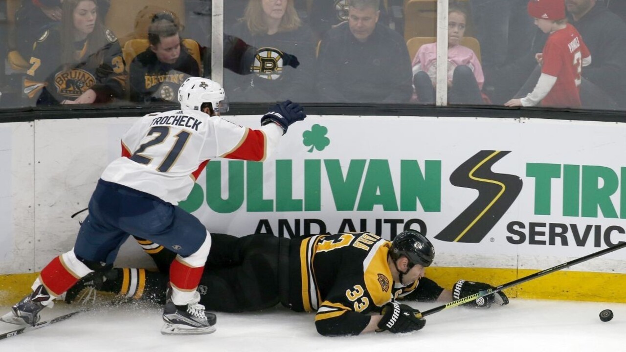 NHL: Hokejisti Bostonu s Chárom v zostave podľahli Torontu