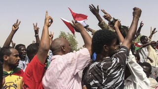 Davy Sudáncov protestovali aj napriek zákazu nočného vychádzania