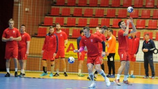 Ak chcú hádzanári postúpiť na ME, musia zdolať Talianov