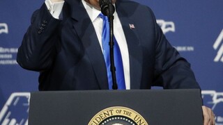 Trump uspel pri odvolaní. Navracanie migrantov do Mexika zatiaľ pokračuje