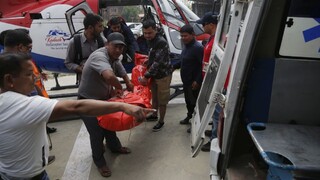 Lietadlo pod Mount Everestom vrazilo do vrtuľníka, hlásia mŕtvych
