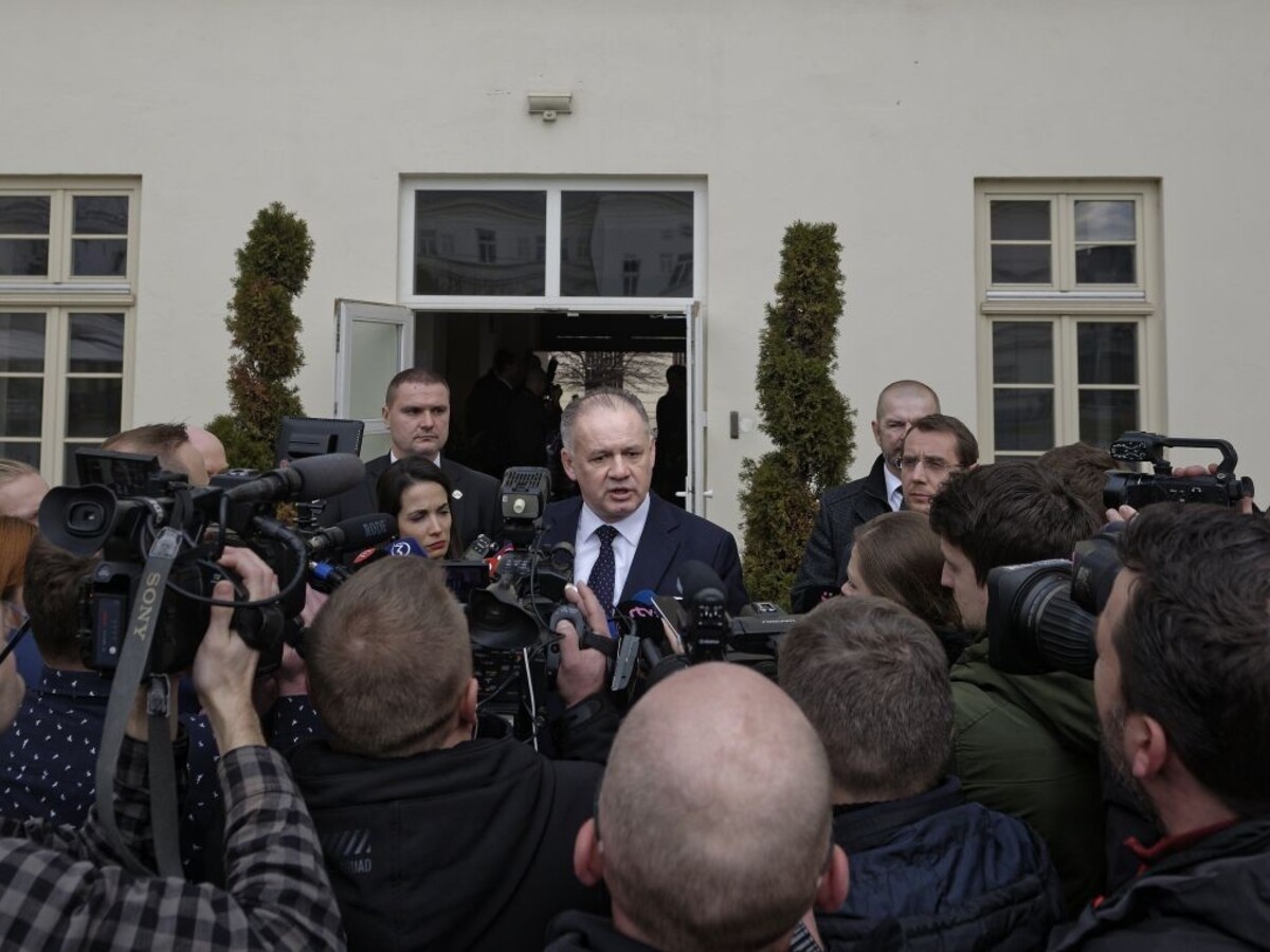Kiska vybral ústavných sudcov. Núdzové opatrenie, zdôraznil palác