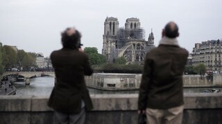 Macron sľúbil opravu katedrály, chce to stihnúť do piatich rokov
