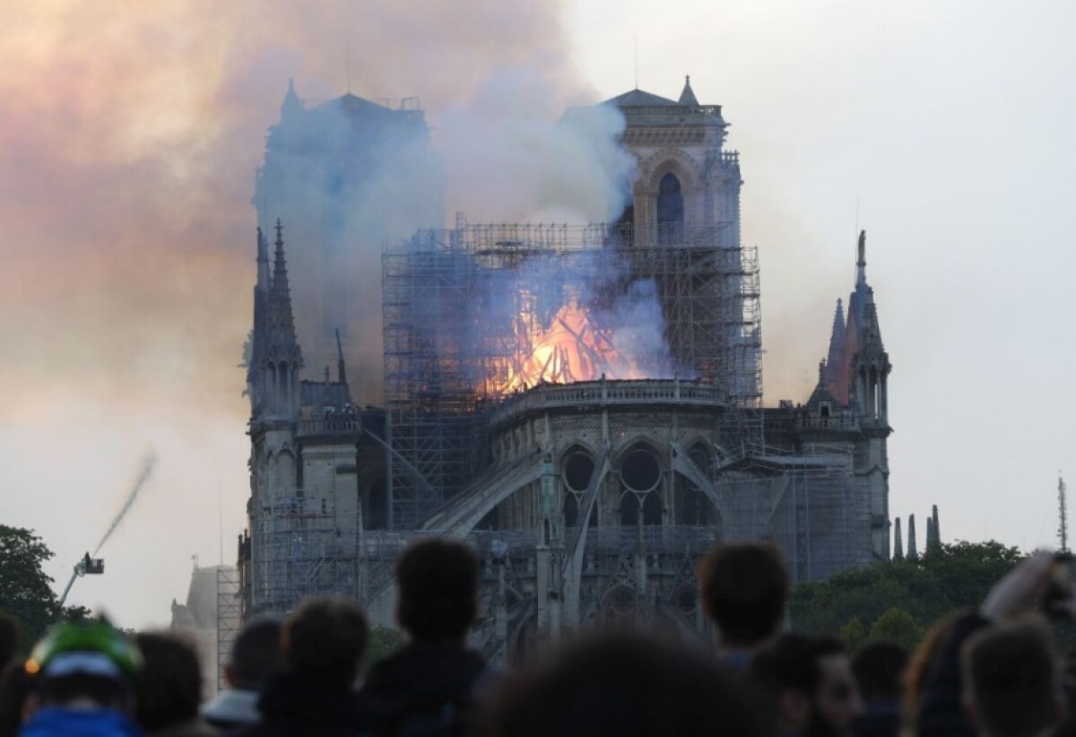 france-notre-dame-fire-15952-b88b0a1d793c41788c7ff84926eb5c69_d193307b.jpg