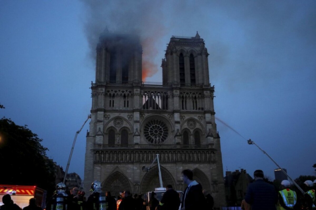 france-notre-dame-fire-89291-6f805e7953044c78aabc43616bfb1023_117d176e.jpg