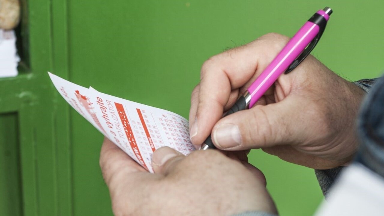 tipovanie tipos stávka lístok 1140px (TASR/Andrej Galica)