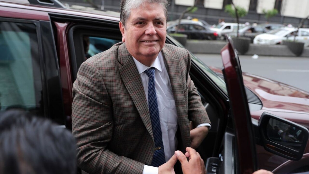 Strelil si do hlavy, aby sa vyhol zatknutiu. Exprezident Peru zomrel