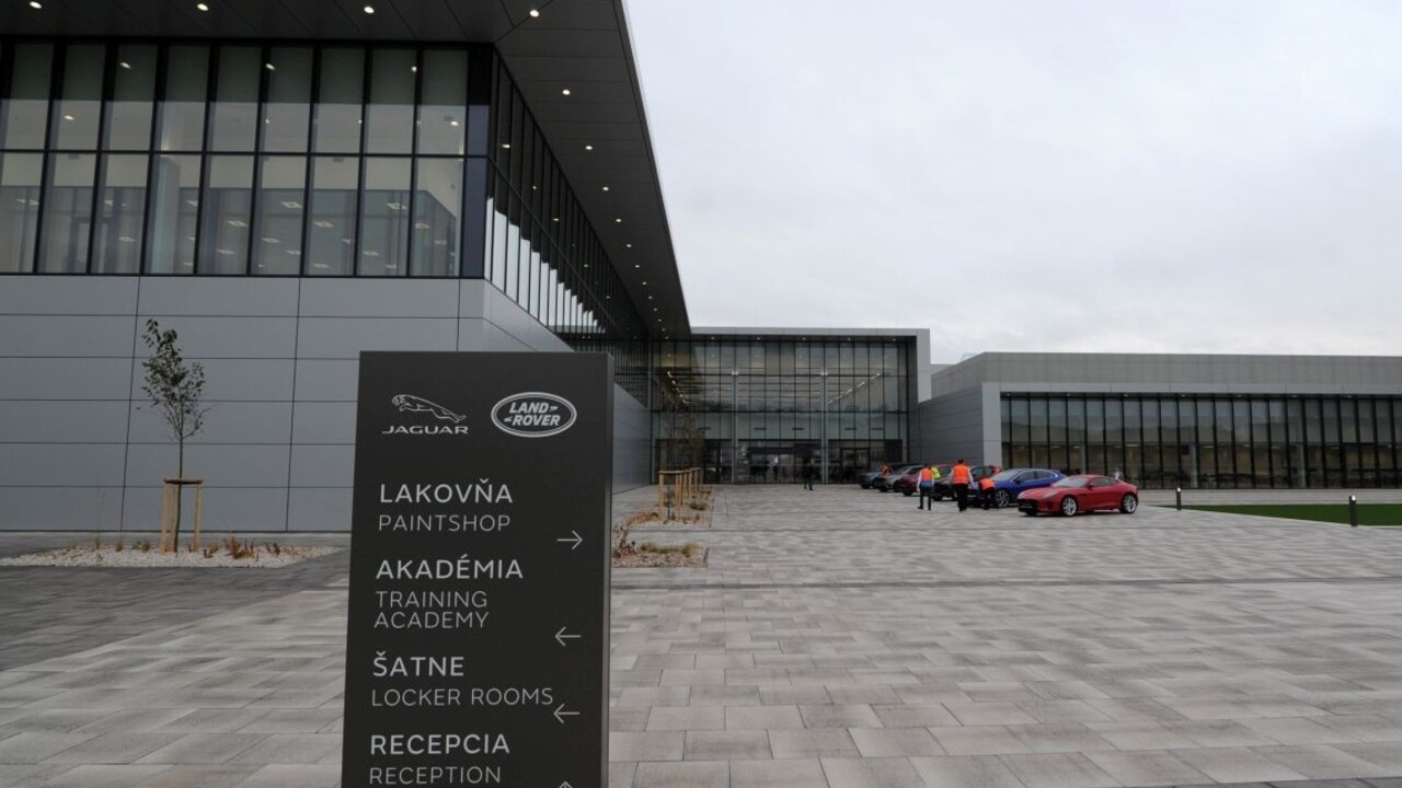 Nitriansky Jaguar museli evakuovať, polícia bombu nenašla