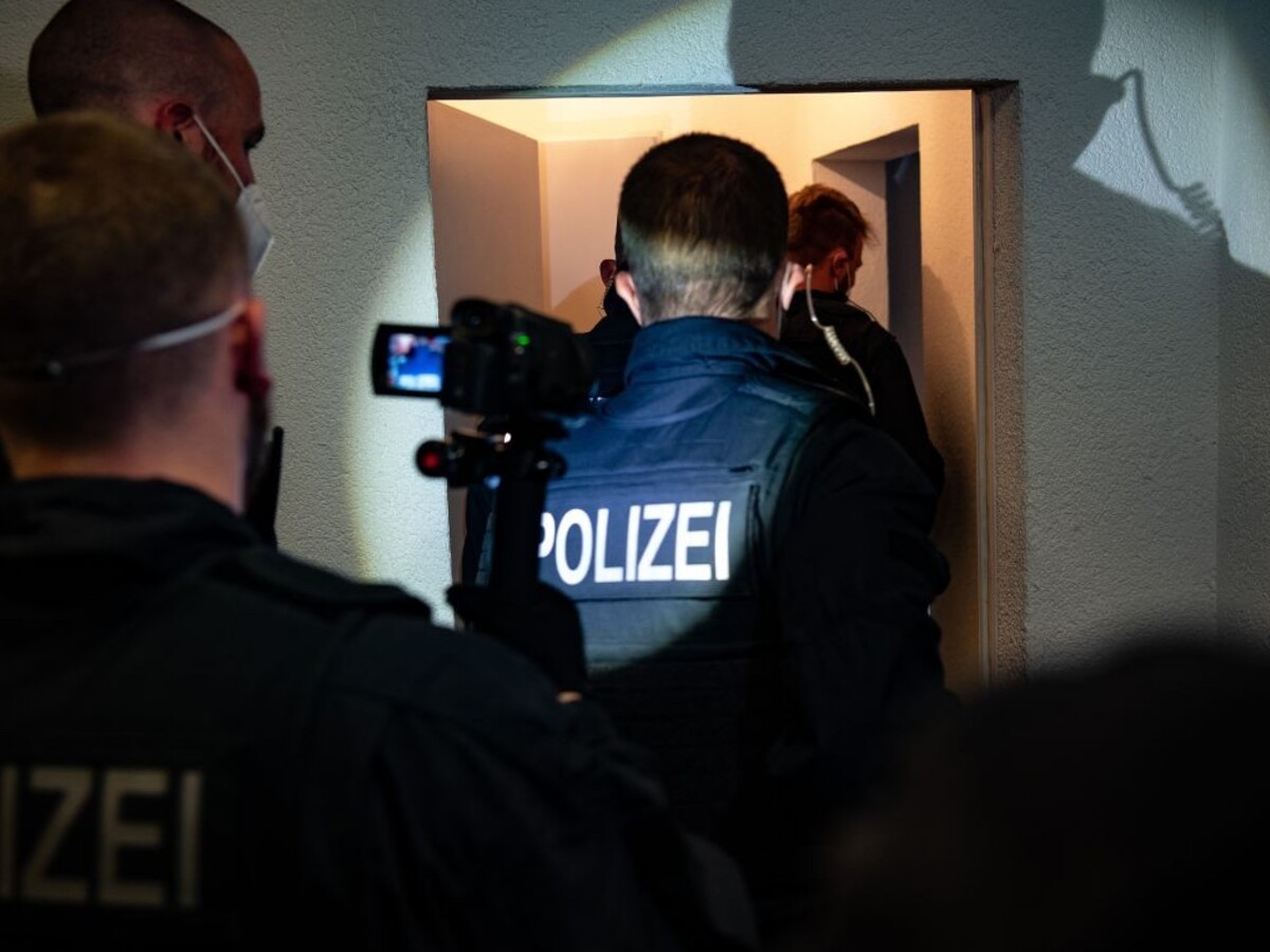Nemecká polícia zatýkala aj v Bratislave, zasiahla proti prevádzačom ľudí