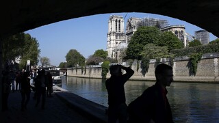 Zrútenie po požiari už nehrozí, Notre-Dame je takmer zachránený