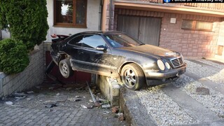 Najskôr alkohol, potom za volant. Vodičom namerali okolo tri promile