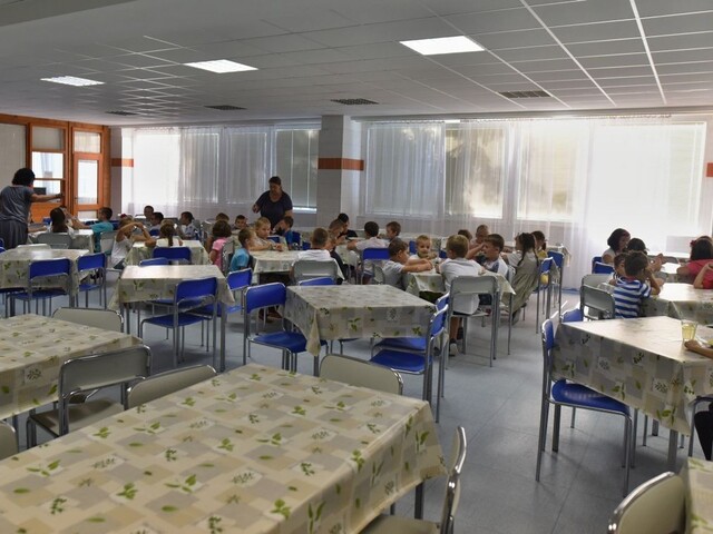Pracuj v jedálni, vyzvali nezamestnaných. Na projekt idú milióny
