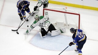 NHL: Boston proti Columbusu začal výhrou, darilo sa aj Blues
