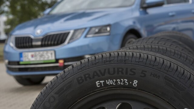 Audi Q3, porovnanie letných pneumatík a Hyundai i30 Fastback N