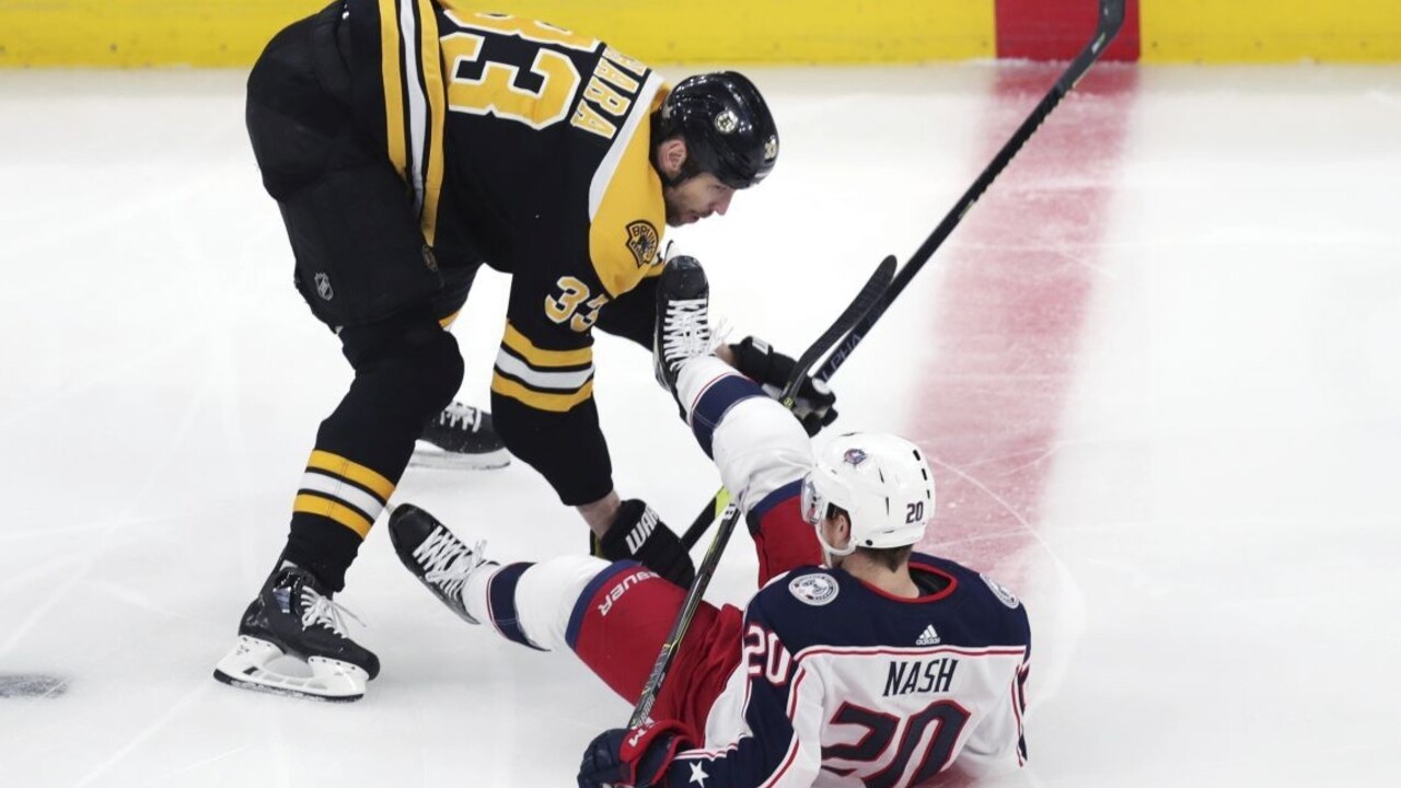 NHL: Boston prehral s Columbusom v druhom predĺžení, Chára mal 6 bodyčekov