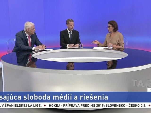 Zvláštne vzťahy vo vládnej koalícii / Životná úroveň podľa SNS / Klesajúca sloboda médií a riešenia / Riziká alternatívnych médií