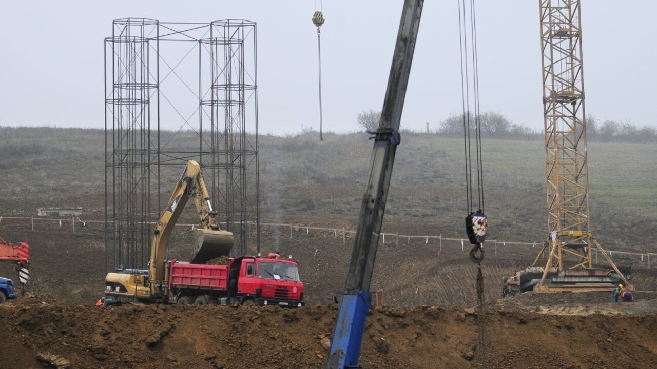 Maďarskú diaľnicu prepoja so slovenskou hranicou. Uviedli, kedy