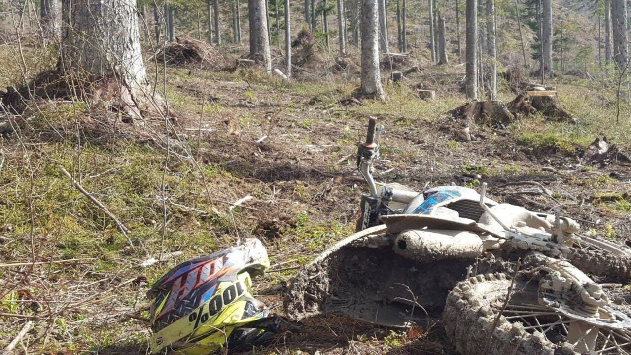 Mladý Poliak jazdil na motorke po chránenom lese. Obvinili ho