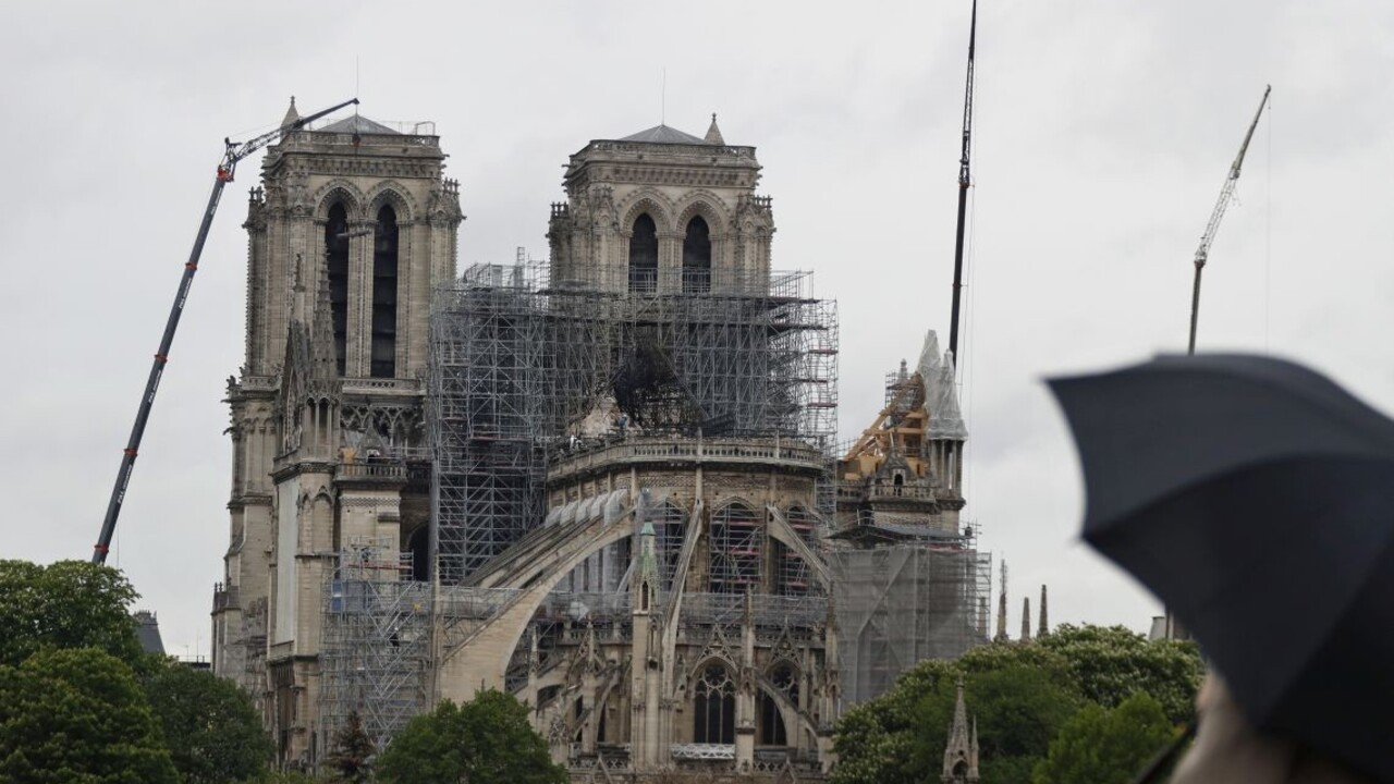 Ako obnovia Notre-Dame? Väčšina Francúzov si želá iba jedno