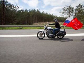 Kontroverzní Noční vlci sadli na motorky, preženú sa i Slovenskom