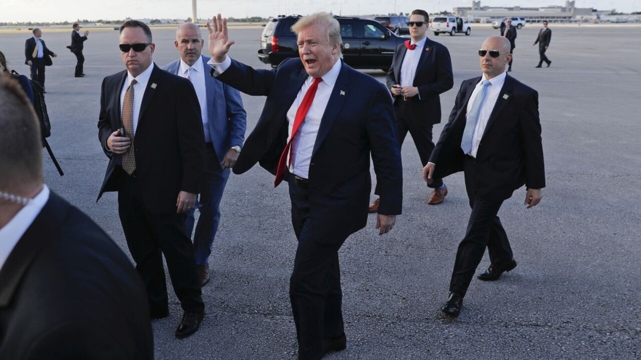 Pellegrini nesie Trumpovi darček, ktorý mu pripomenie mladosť