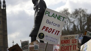 Briti začali boj proti otepľovaniu, vyhlásili klimatický stav núdze