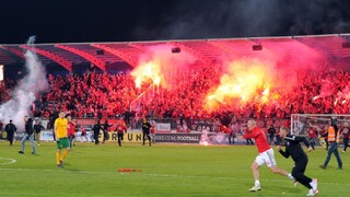 Chuligáni značne poškodili vynovený štadión. Náklady ponesie SFZ