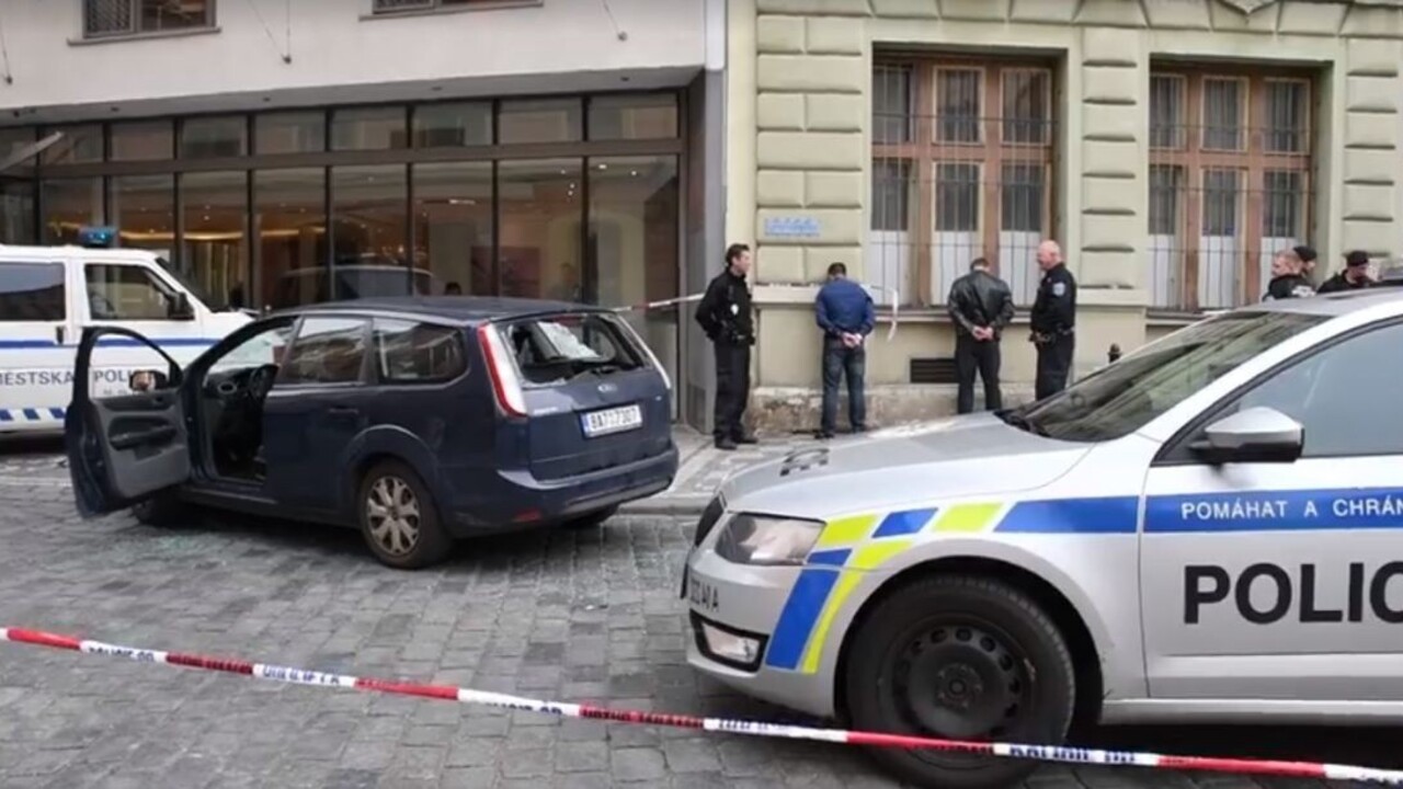 Muži spustili v Prahe streľbu, ochranka na nich šla s bejzbalkami
