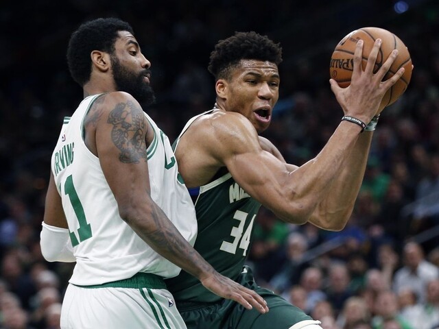 NBA: Milwaukee blízko postupu do finále konferencie, Houston zrovnal krok s Golden State